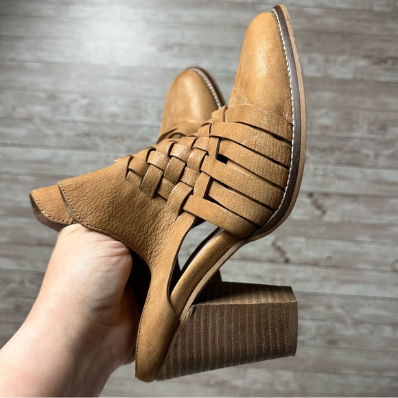 Woven Mules | Seychelles - Picture 12 of 12